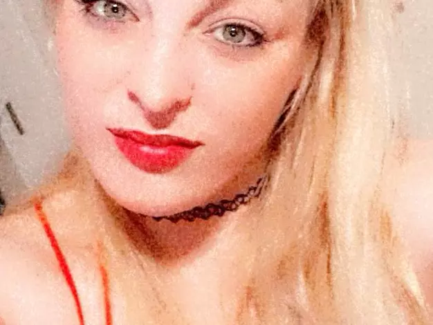 kaYLa_gUrL's Live Sex Cam Show