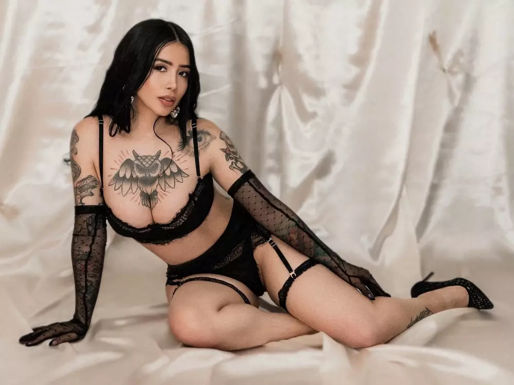 Dinaoneg's Live Sex Cam Show