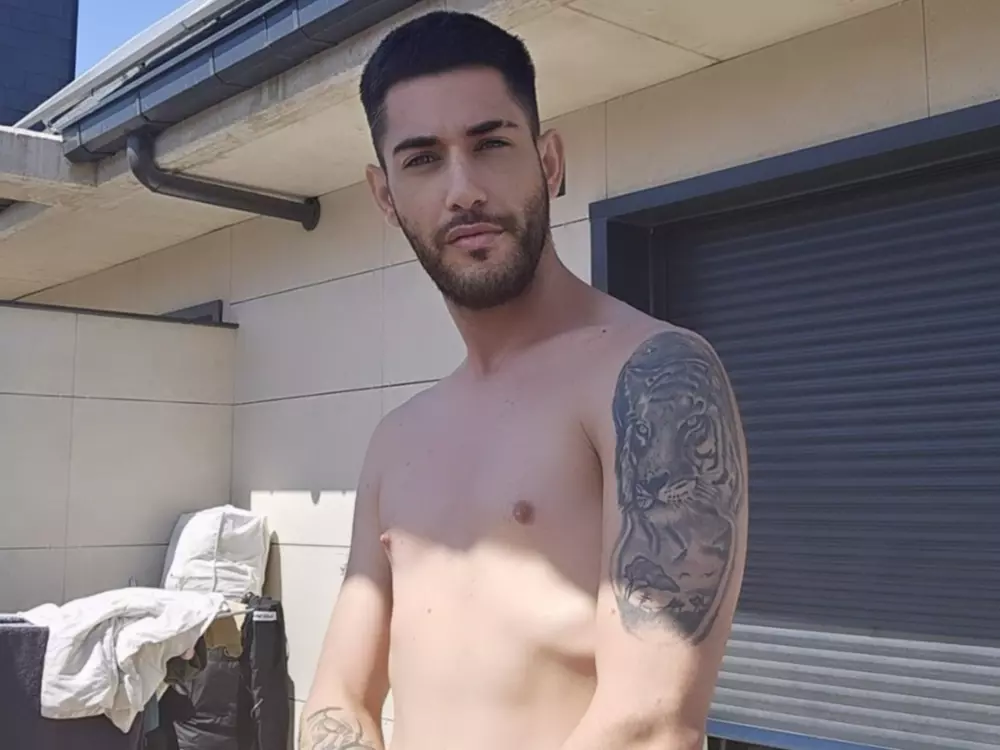 AlessRicalle's Live Sex Cam Show