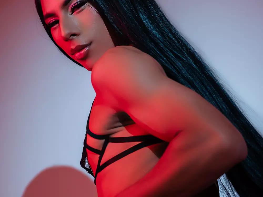 KarinaWest's Live Sex Cam Show
