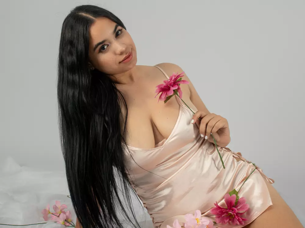 sarascoot's Live Sex Cam Show
