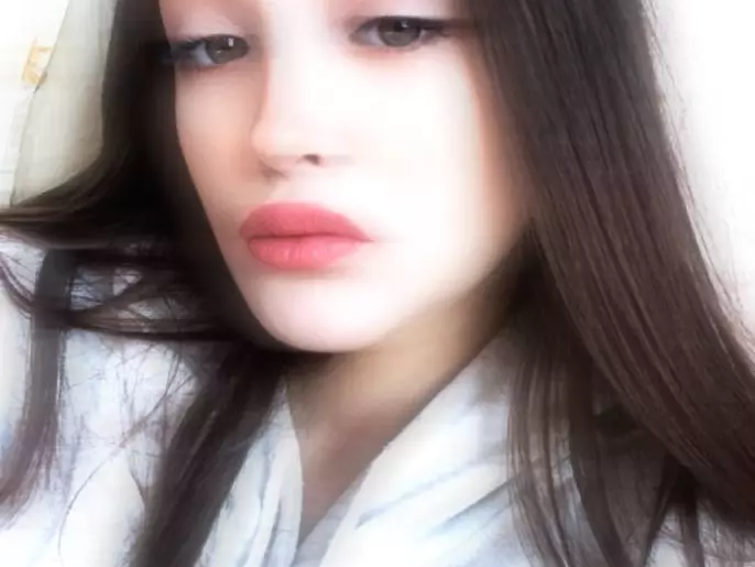 Camilla-teeen's Live Sex Cam Show