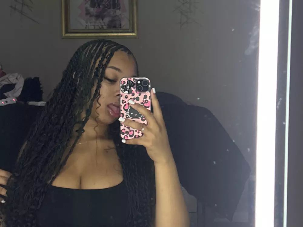 cheydabrat's Live Sex Cam Show