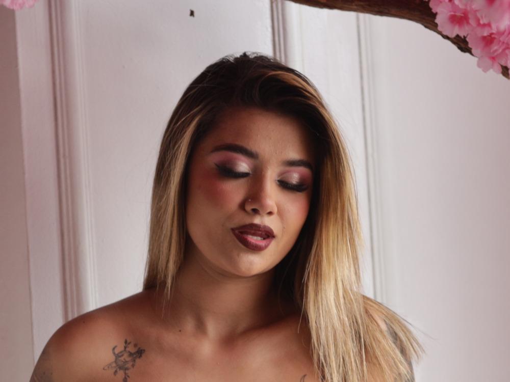Photo 3 of natashaa-black