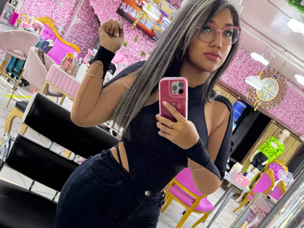 manuelaagomezz's Live Sex Cam Show