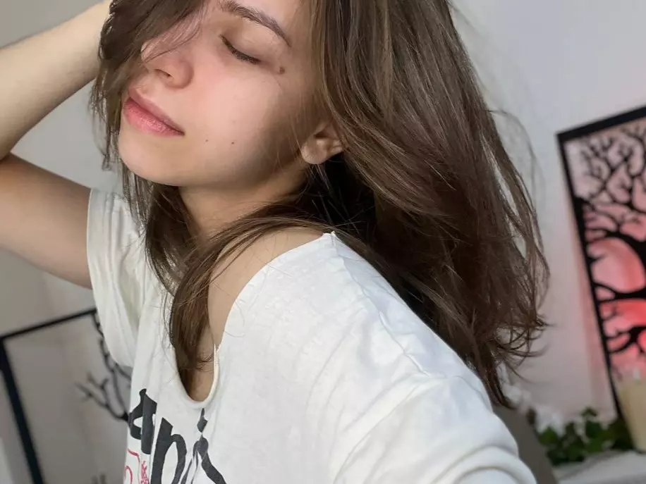 GwenBrittle's Live Sex Cam Show