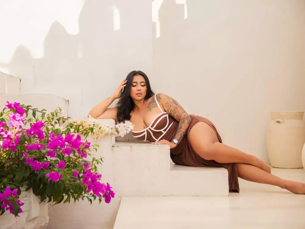 SofiaAlvarezz's Live Sex Cam Show