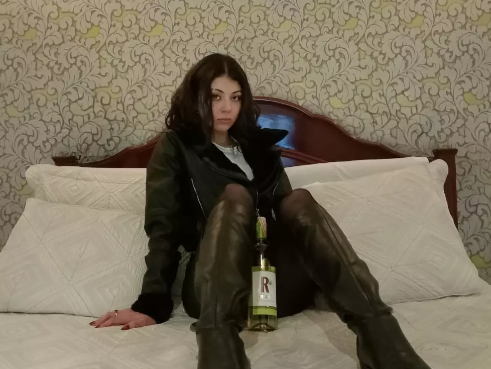 Guxplo's Live Sex Cam Show