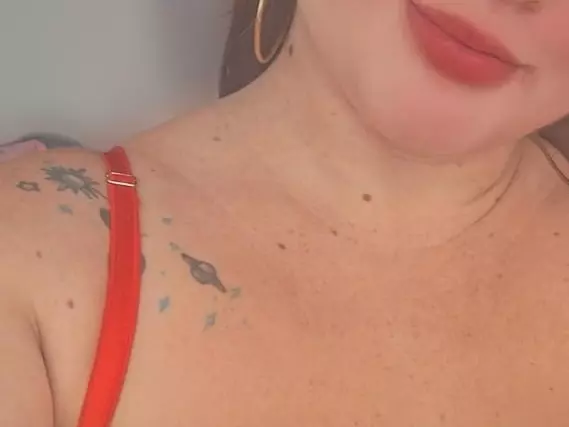 ValentiinaDiaz's Live Sex Cam Show