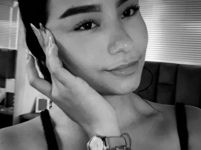 bambiluv1's Live Sex Cam Show