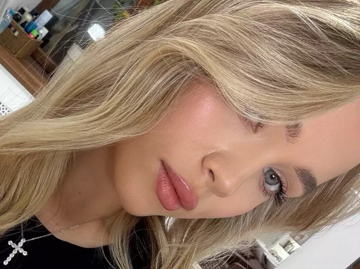 ellaelisio