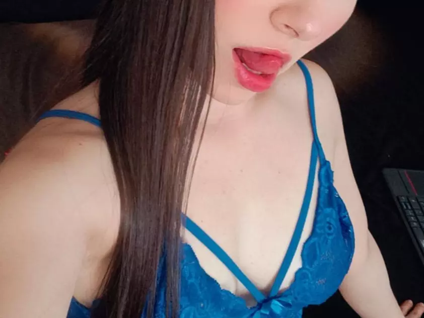 Alice-Brown-12's Live Sex Cam Show