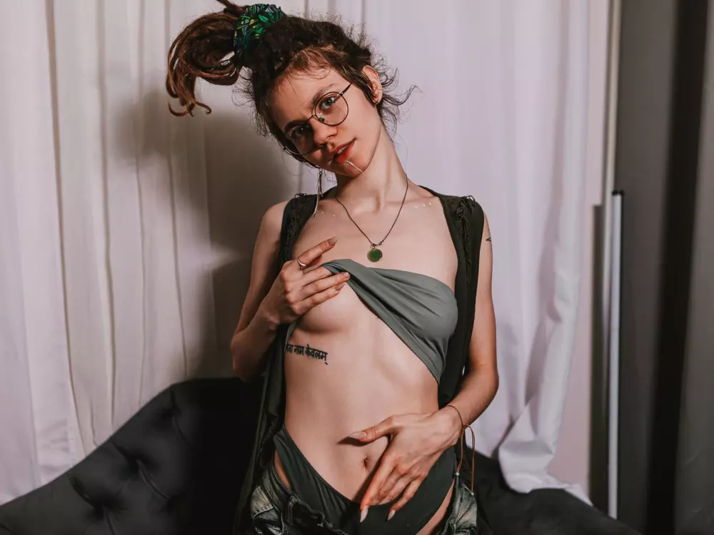 rin-skylar's Live Sex Cam Show