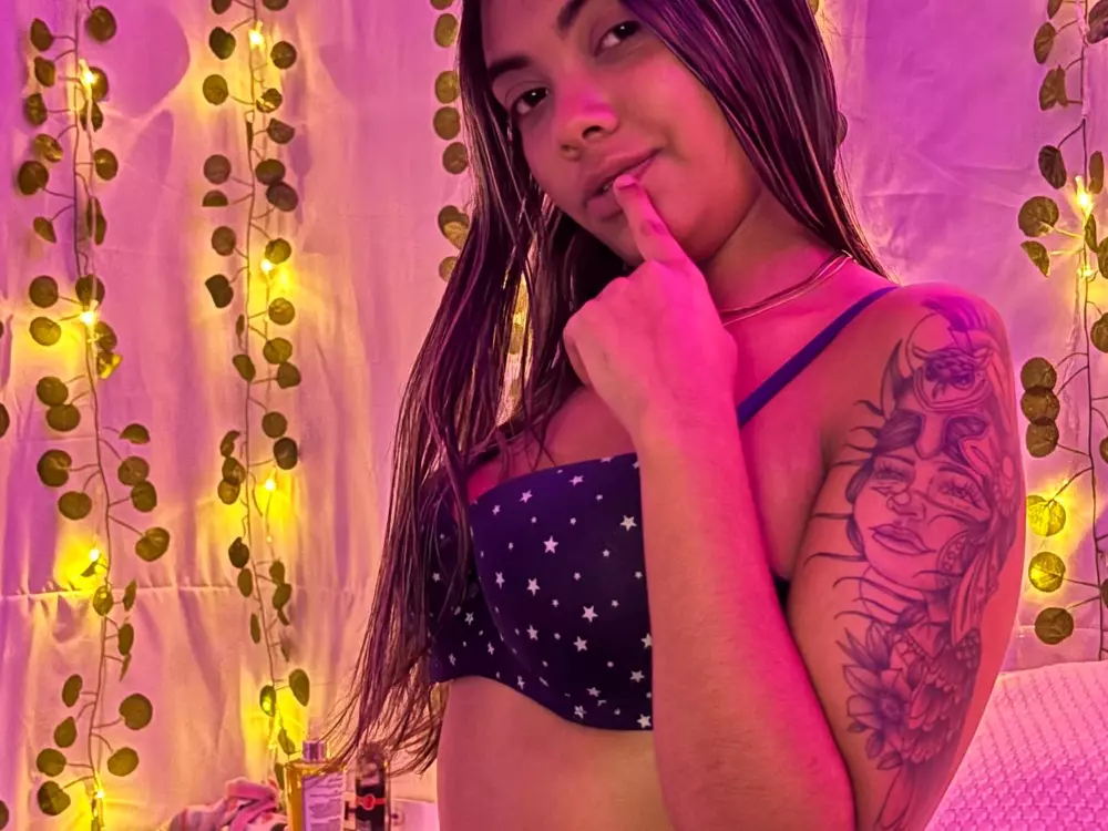 Darlys69's Live Sex Cam Show