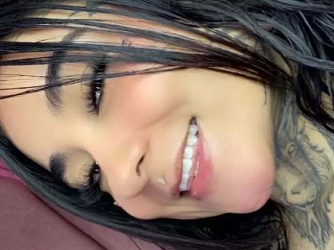 Adri-Tatto's Live Sex Cam Show