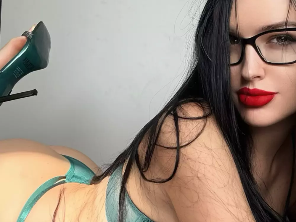 missmila222's Live Sex Cam Show