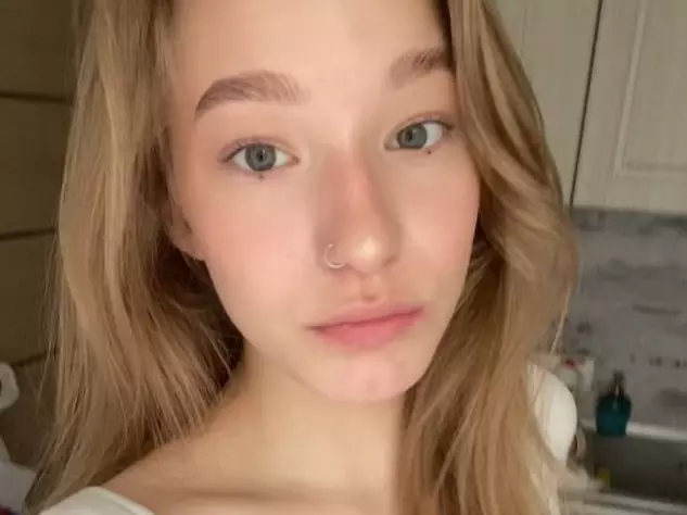 Yourroxy's Live Sex Cam Show