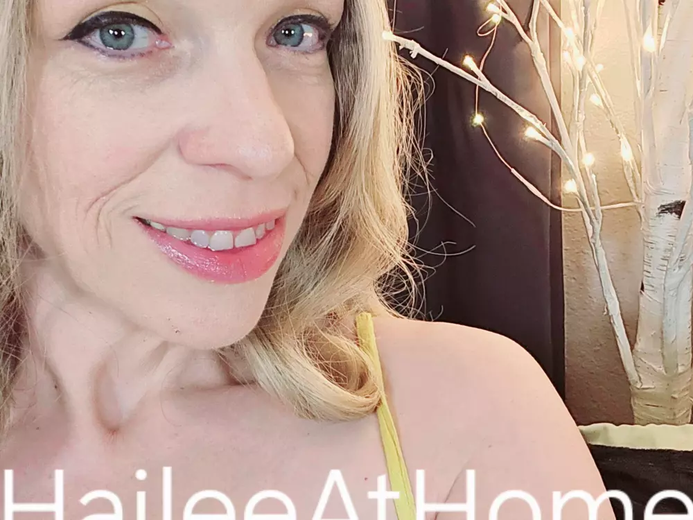 hailee78athome