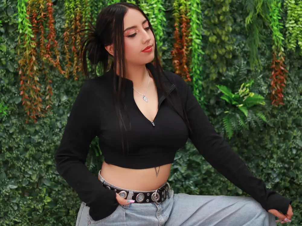 Miiaa's Live Sex Cam Show