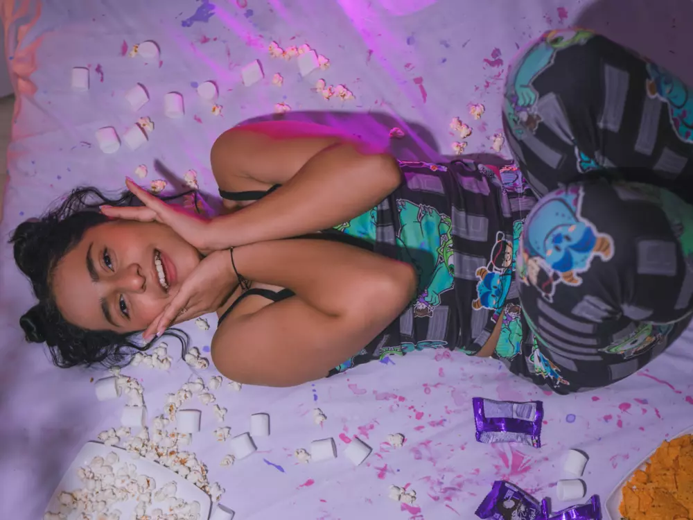 Giselle-Roldan's Live Sex Cam Show