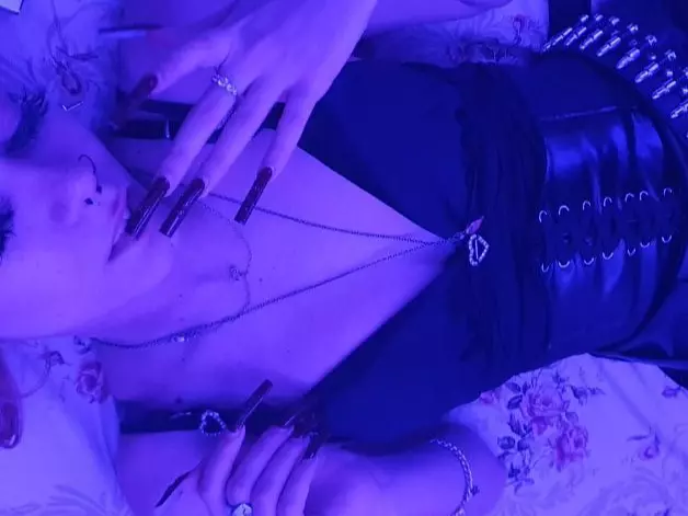 LolaLevvis's Live Sex Cam Show