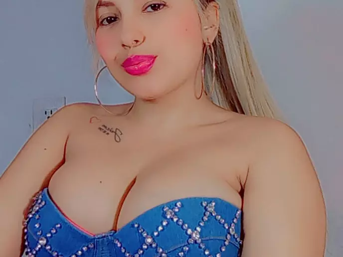 stefanymilk07Curv's Live Sex Cam Show