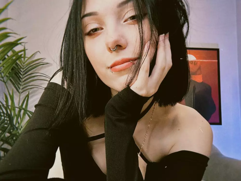 DarelleEsten's Live Sex Cam Show