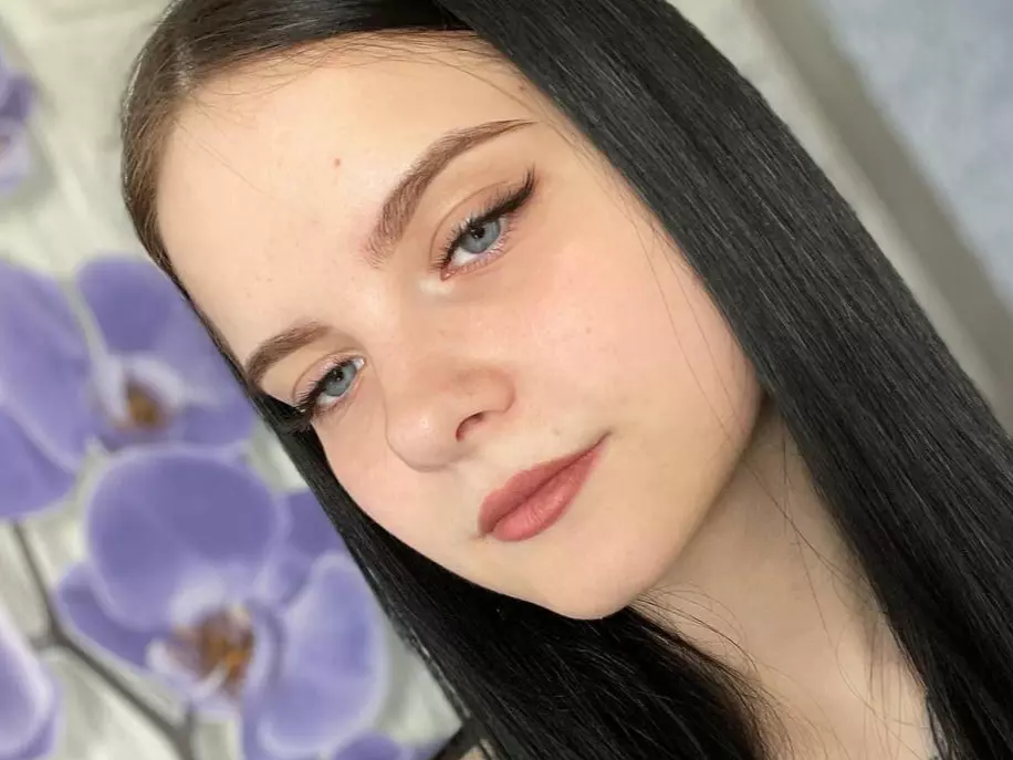 MILKA's Live Sex Cam Show