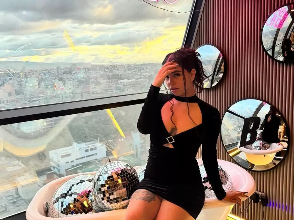 Kora's Live Sex Cam Show