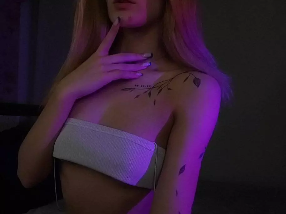 MillaLisa's Live Sex Cam Show