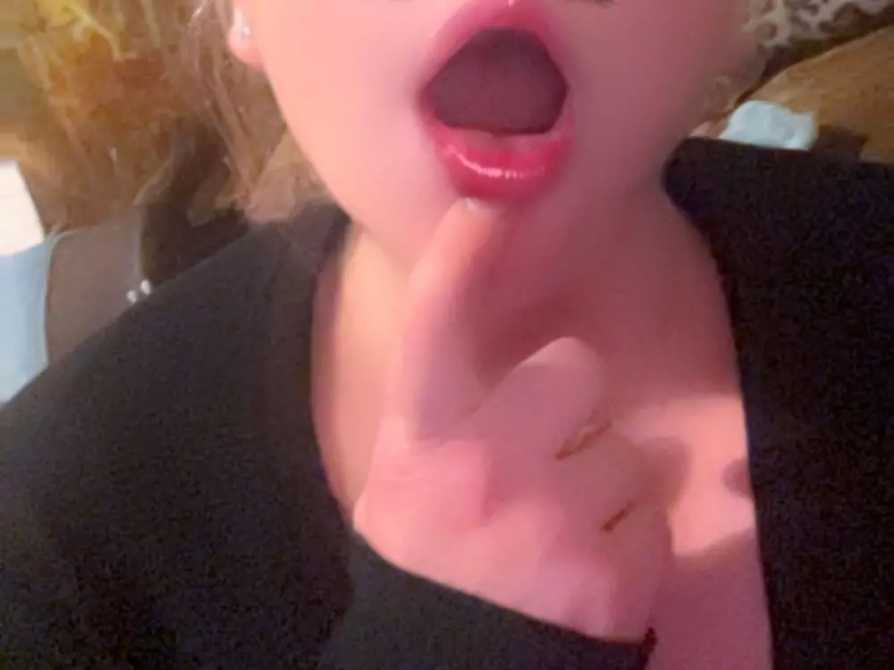 yourwaywhore94's Live Sex Cam Show