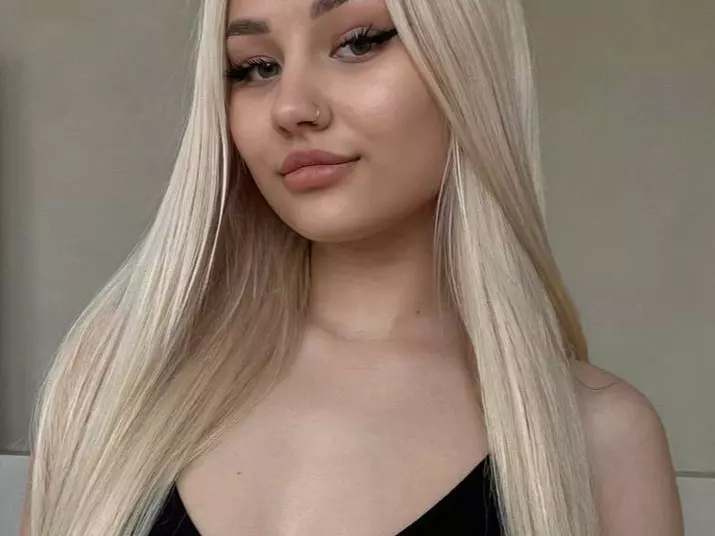Evikqwwww's Live Sex Cam Show
