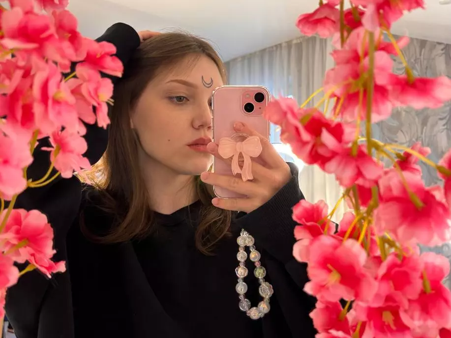 Luna's Live Sex Cam Show