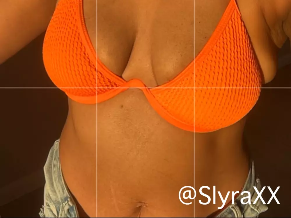 SlyraXX's Live Sex Cam Show