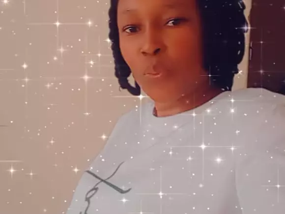 NaughtyMilfxox's Live Sex Cam Show