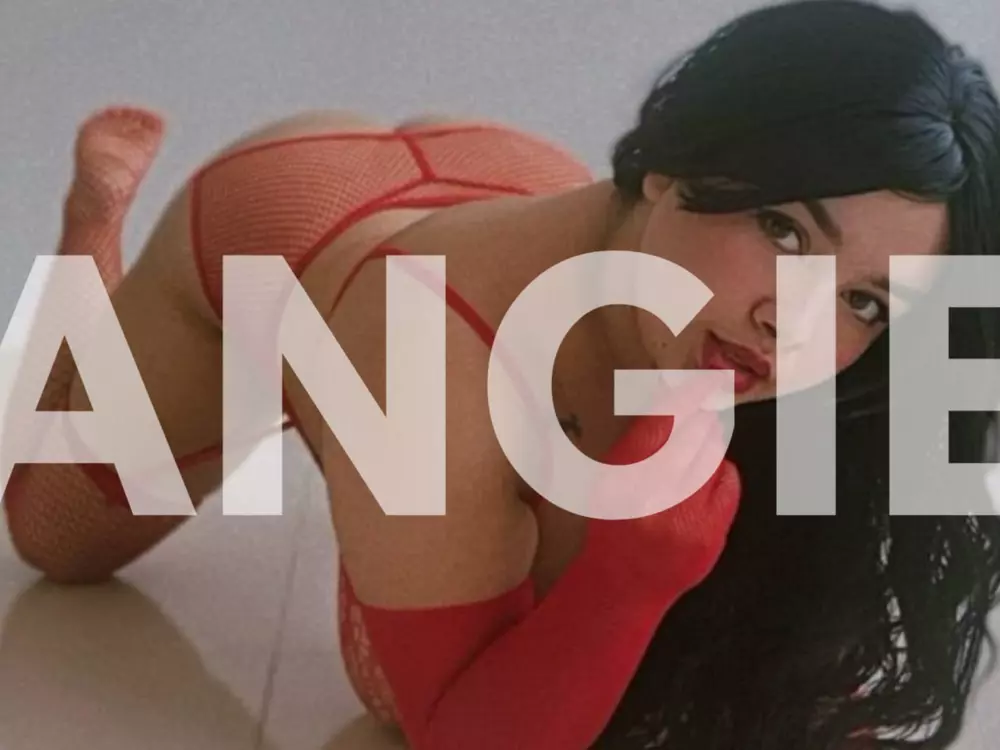 angiie-bigboobs