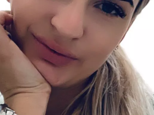 Mariellie's Live Sex Cam Show