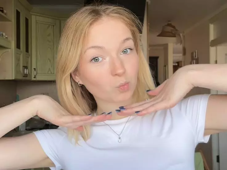 EdinaCroswell's Live Sex Cam Show