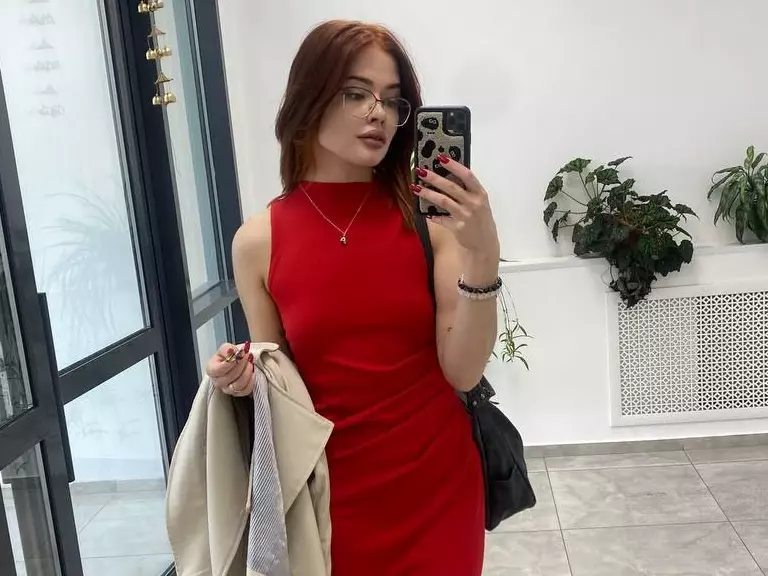 ErlineBelow's Live Sex Cam Show