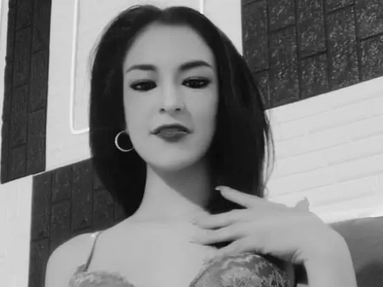 Bella-hilton-1's Live Sex Cam Show