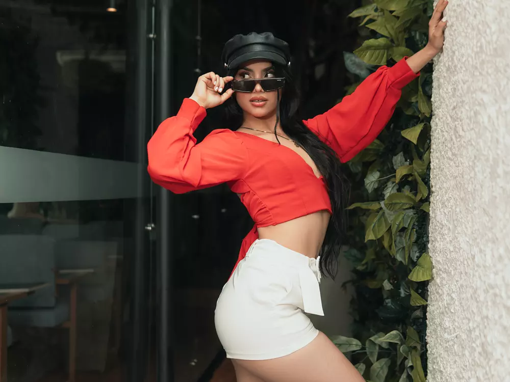 mialaurence