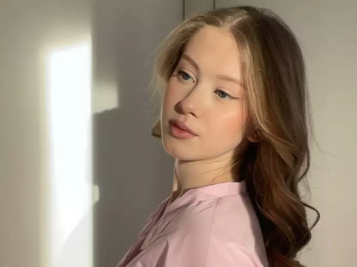 AinsleyBurnard's Live Sex Cam Show
