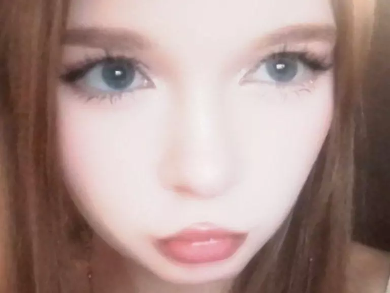 GlennaHartford's Live Sex Cam Show