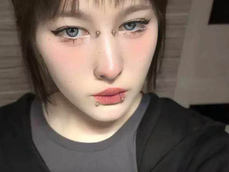 CweneHerrin's Live Sex Cam Show