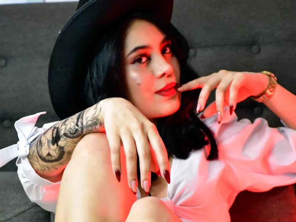 Samyy-Johnson's Live Sex Cam Show