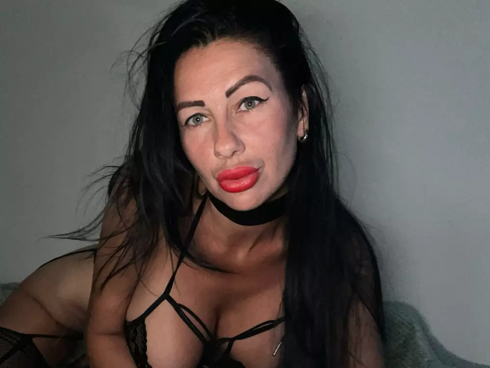 Irisxwhite's Live Sex Cam Show