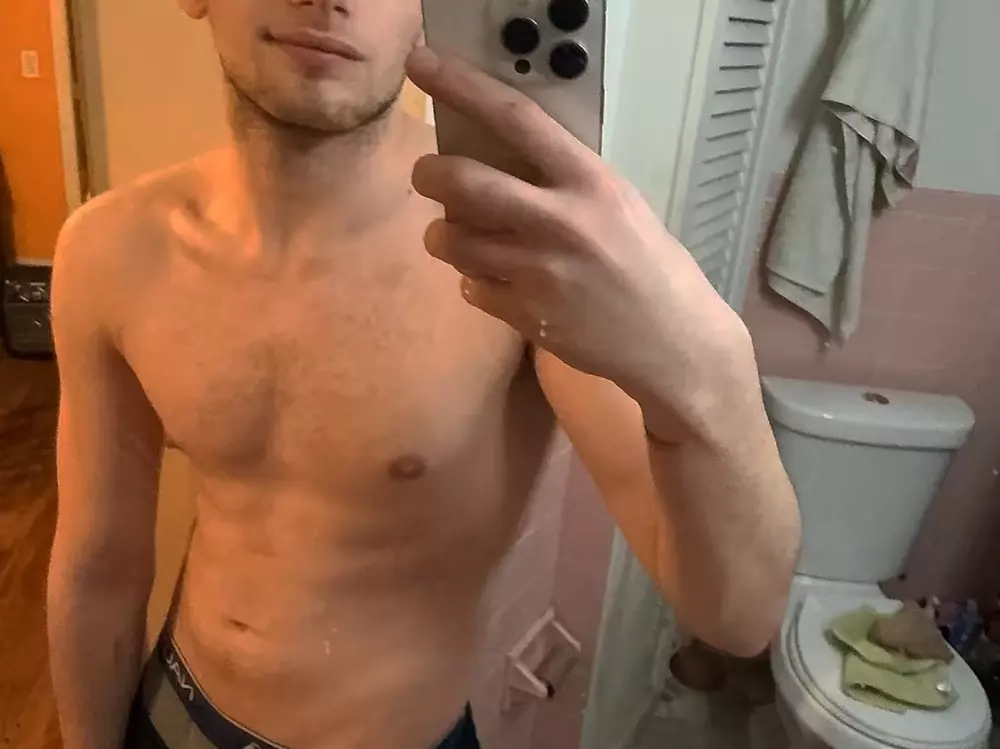eliasmarkrosso's Live Sex Cam Show