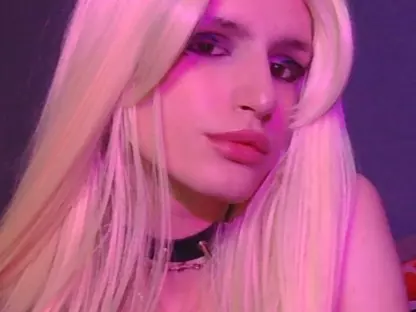 madi-snow's Live Sex Cam Show
