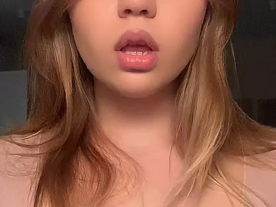 EdinaFletcher's Live Sex Cam Show