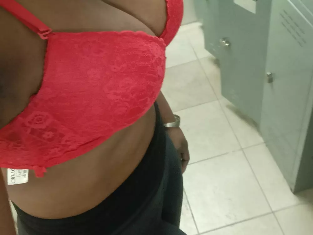 Kenya33's Live Sex Cam Show